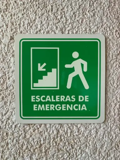 Señal de Escalera de Emergencia de 20 x 20